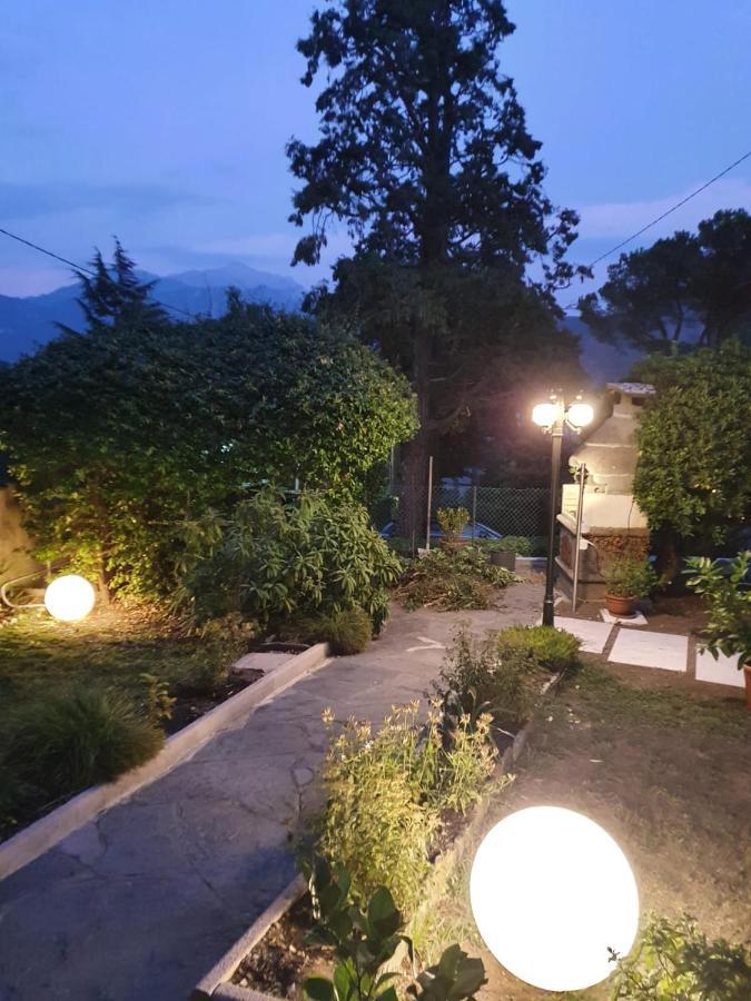 Quater Apartments - Tremezzina Mezzegra Bagian luar foto
